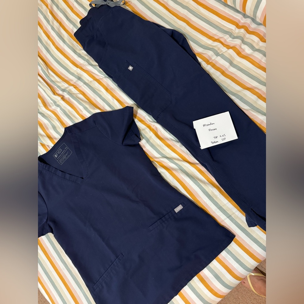 Figs scrub set